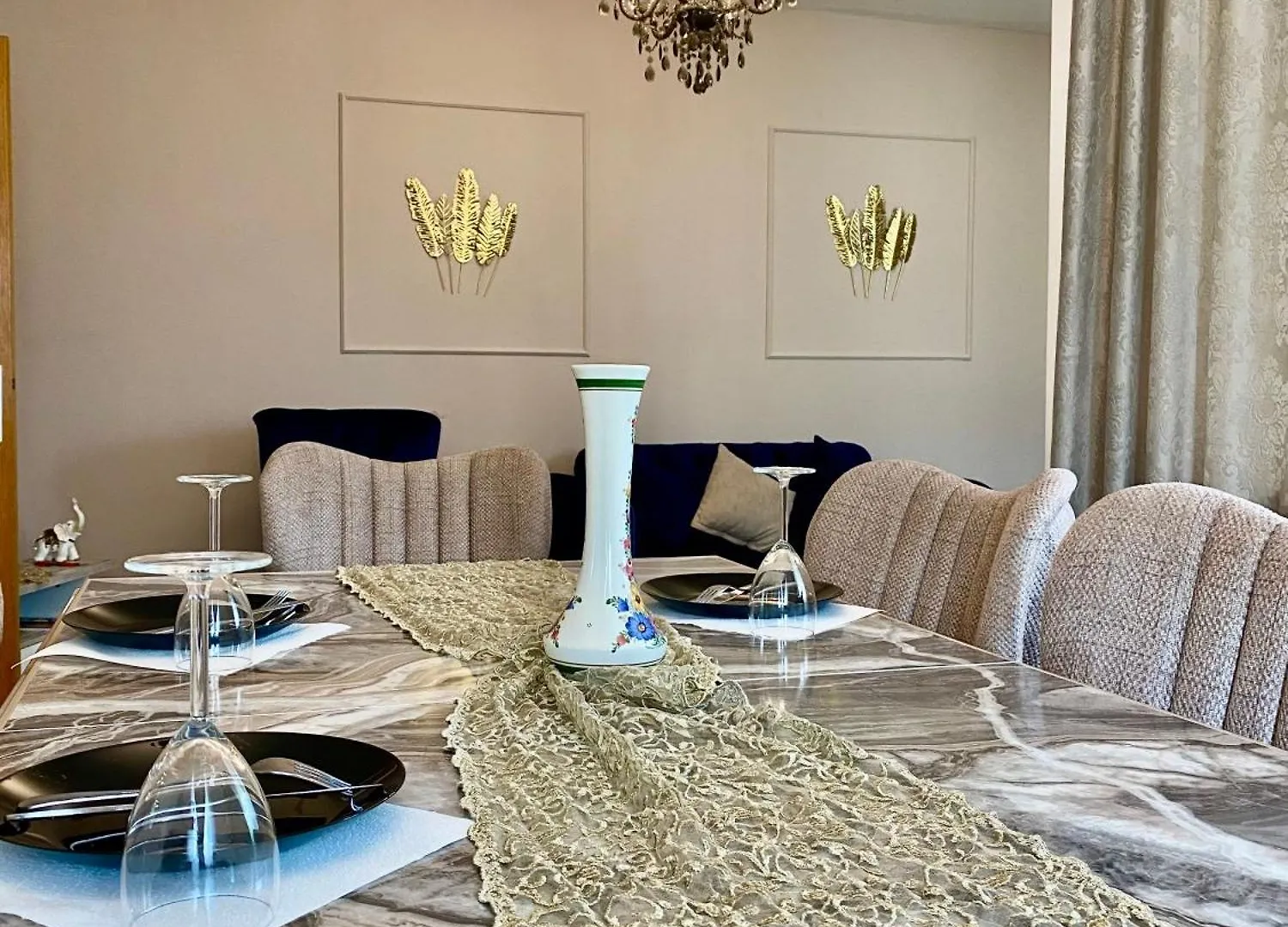 Tyrol Golden Apartment Alps Mountain View& Free Underground Parking Innsbruck 0*,  Rakousko